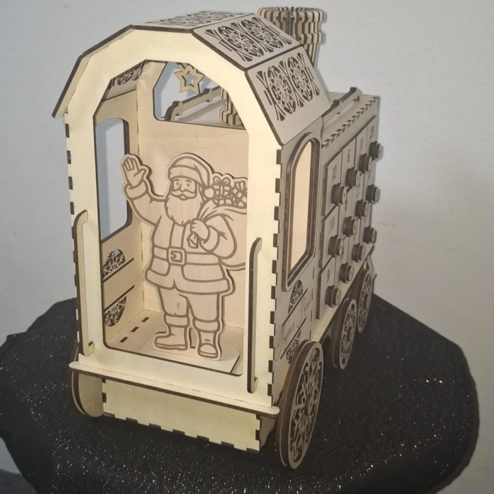 Calendrier de l'Avent en bois – Train de Noël | Pixatom.fr